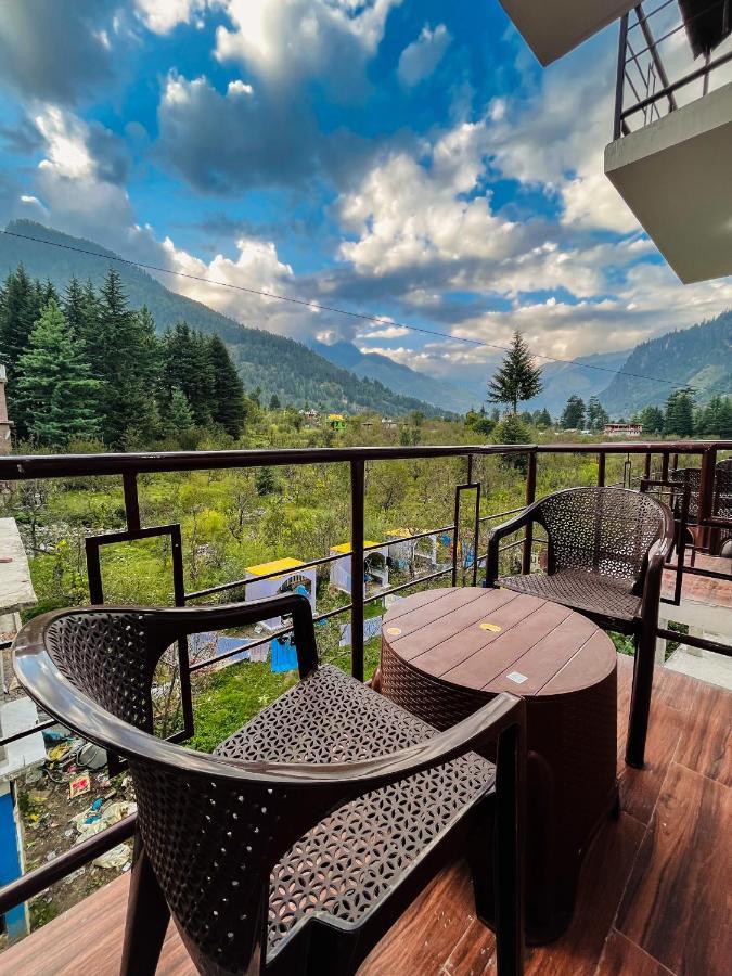 Apple Flower With Balcony And Mountain View Manāli Exterior foto